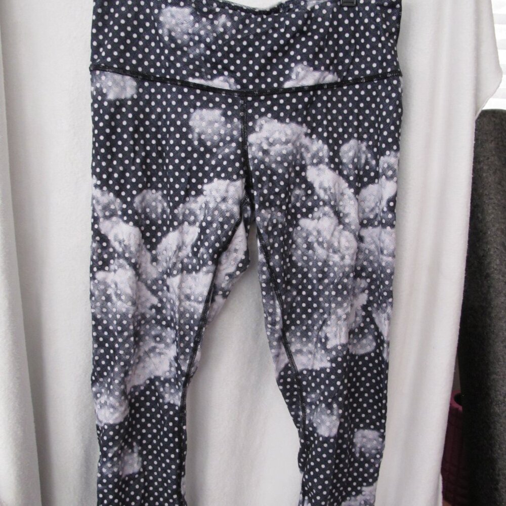 Lululemon Crop Leggings - 8